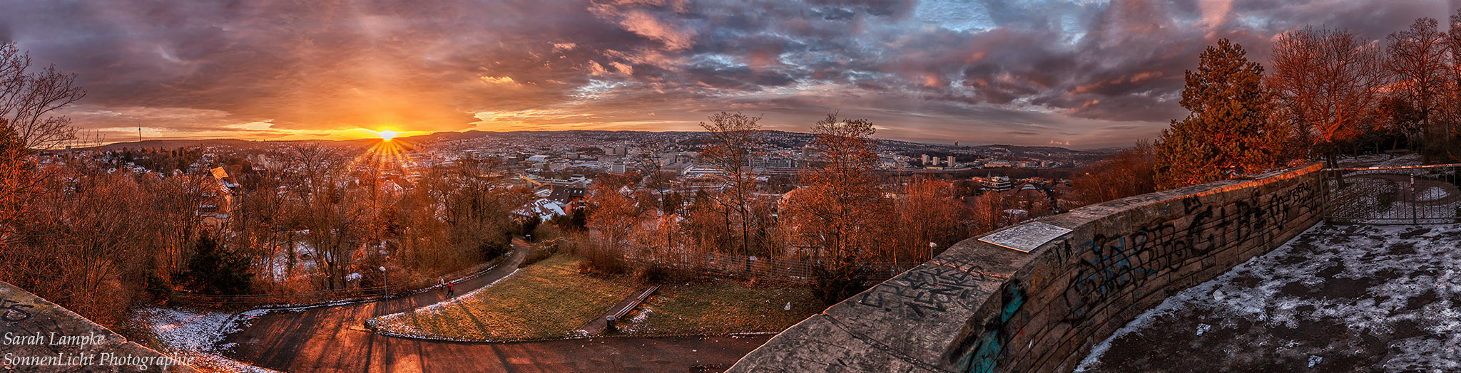 Stuttgarter Uhlandshöhe bei Sonnenuntergang